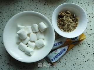 牛扎糖的做法步骤：1