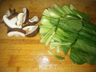 清炒香菇油菜的做法步骤：2