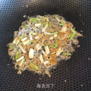 虾皮葱香焖山药的做法步骤：3