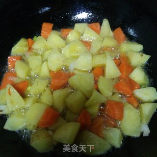牛腱子炖土豆红萝卜的做法步骤：5