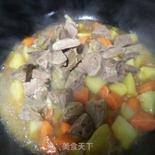 牛腱子炖土豆红萝卜的做法步骤：6
