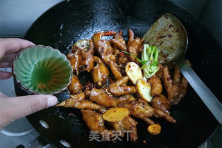 鹌鹑蛋烧鸡爪的做法步骤：9