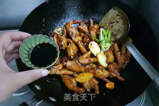 鹌鹑蛋烧鸡爪的做法步骤：10