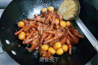 鹌鹑蛋烧鸡爪的做法步骤：13
