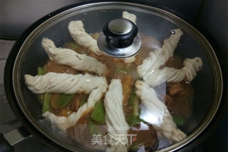 土豆鸡块焖卷子的做法步骤：15