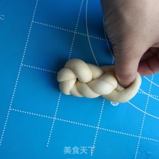 椰蓉蜂蜜小麻花的做法步骤：9