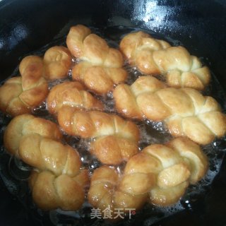 椰蓉蜂蜜小麻花的做法步骤：13