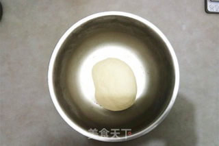 葱花饼的做法步骤：1