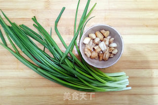 葱花饼的做法步骤：2