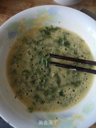 香椿鸡蛋饼的做法步骤：6