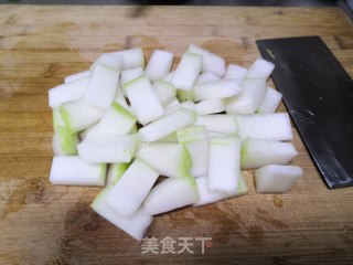 酱焖冬瓜的做法步骤：1