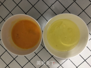宝宝蛋黄溶豆（不粘锅版+烤箱版）的做法步骤：1