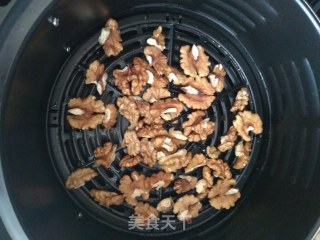 家常核桃酥的做法步骤：1