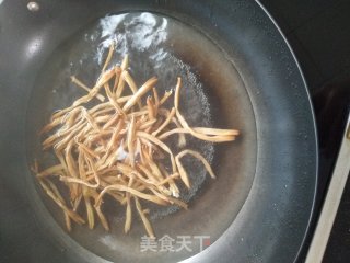 健脑益智金针黄花炒蛋的做法步骤：4