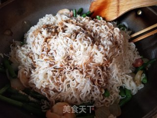 炒方便面的做法步骤：10