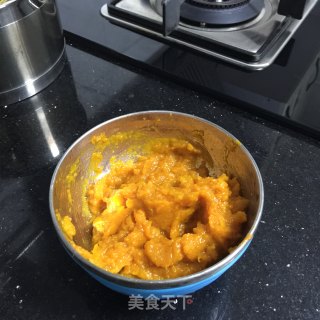 南瓜戚风蛋糕的做法步骤：1