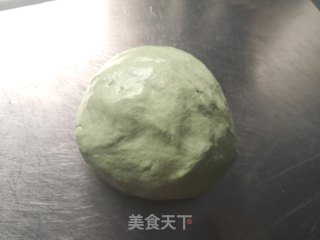 带尾巴的艾草鲜肉汤圆的做法步骤：6