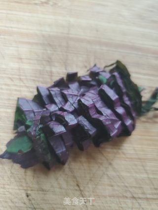 紫苏叶酱油蒸陈村粉的做法步骤：3