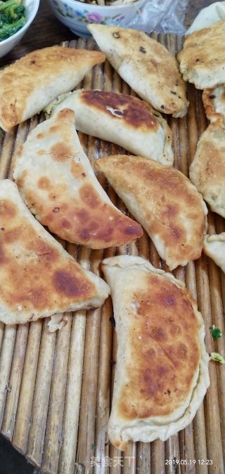 韭菜盒子的做法步骤：4