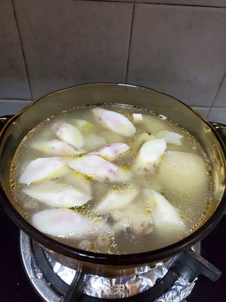 鸡爪煲山药薏仁汤的做法步骤：8