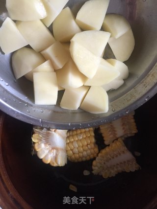 蕃茄土豆玉米汤的做法步骤：7