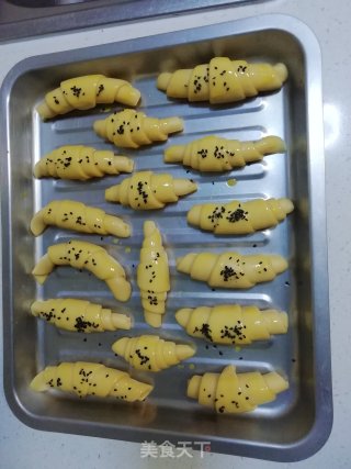 无黄油版蜂蜜牛角包的做法步骤：6