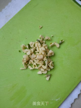 蒜香紫菠菜干豆皮的做法步骤：4