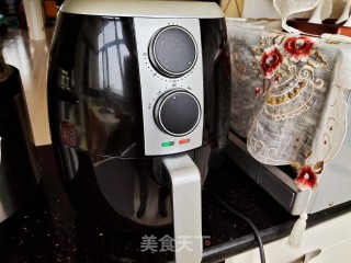 空气炸锅香煎刀鱼的做法步骤：4