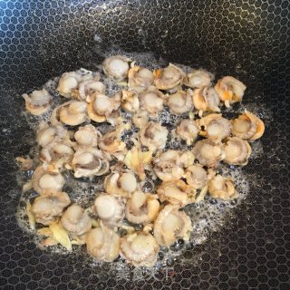 韭菜炒扇贝的做法步骤：2