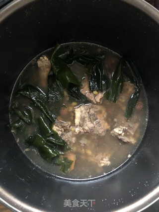 绿豆龙骨海带汤的做法步骤：6