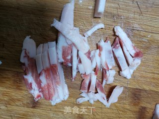 家常土豆丝的做法步骤：2