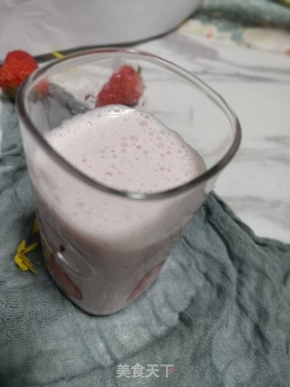 草莓奶昔的做法步骤：5