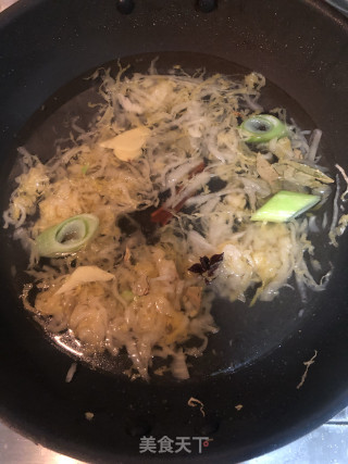 猪肉粉条鸭血。的做法步骤：6