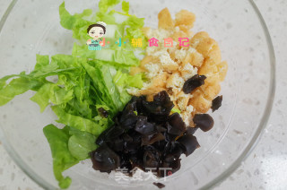 10个月以上辅食青菜肉末豆腐泡面条的做法步骤：2