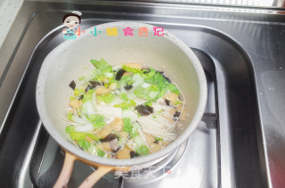 10个月以上辅食青菜肉末豆腐泡面条的做法步骤：6