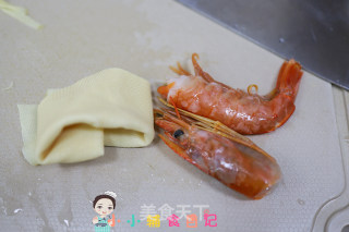 10个月以上豆腐皮虾仁汤的做法步骤：1