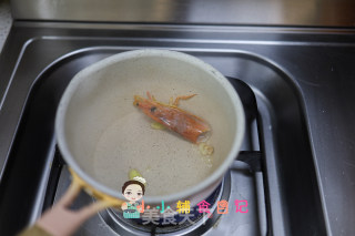 10个月以上豆腐皮虾仁汤的做法步骤：4