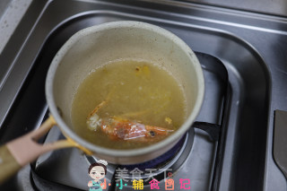 10个月以上豆腐皮虾仁汤的做法步骤：5