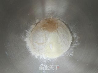 芒果披萨的做法步骤：1