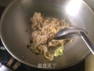 酸菜炒粉条的做法步骤：3