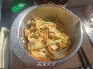 葱油豆腐皮的做法步骤：9