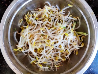 凉拌豆芽的做法步骤：1