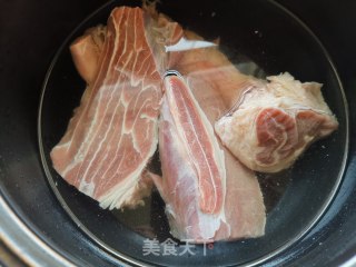 牛肉汤的做法步骤：1