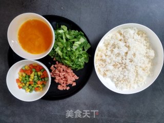 蛋炒饭的做法步骤：2