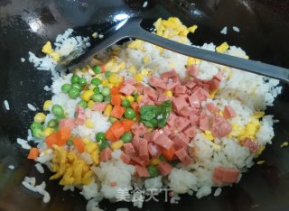 蛋炒饭的做法步骤：6