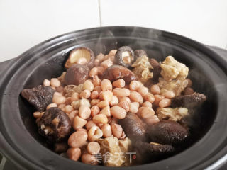 香菇花生炖鸭肉的做法步骤：5
