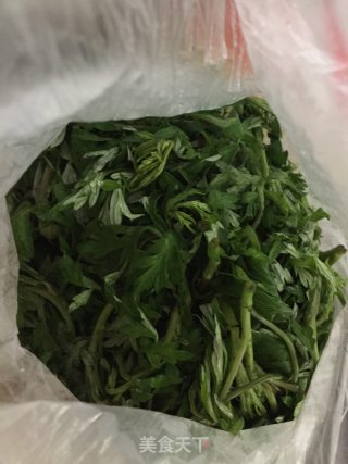 艾叶蛋汤的做法步骤：1