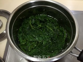 艾叶蛋汤的做法步骤：2