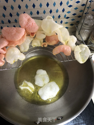 双色虾片的做法步骤：4