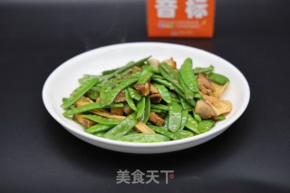 五花肉腐竹炒荷兰豆的做法步骤：9